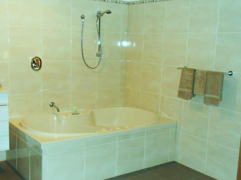 Driftwood Strahan Villas Room photo